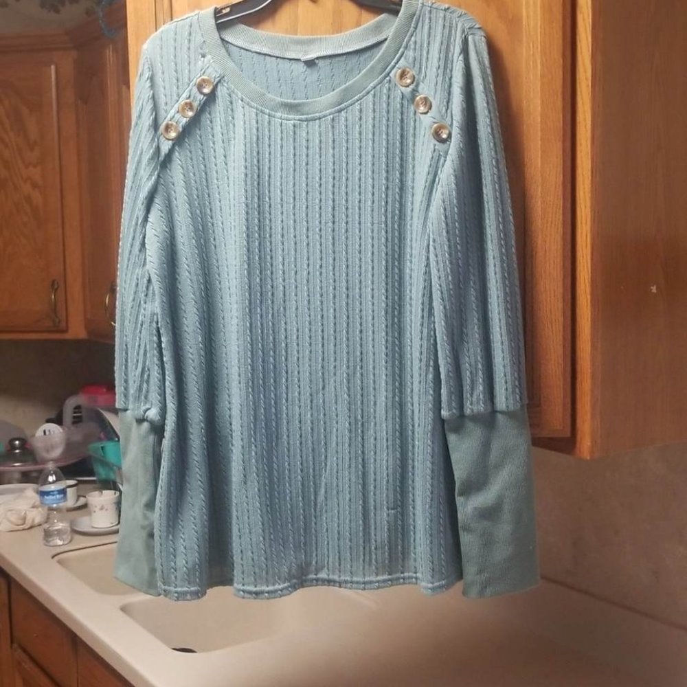 WOMENS TOP SLEEVES LONG SIZE  L